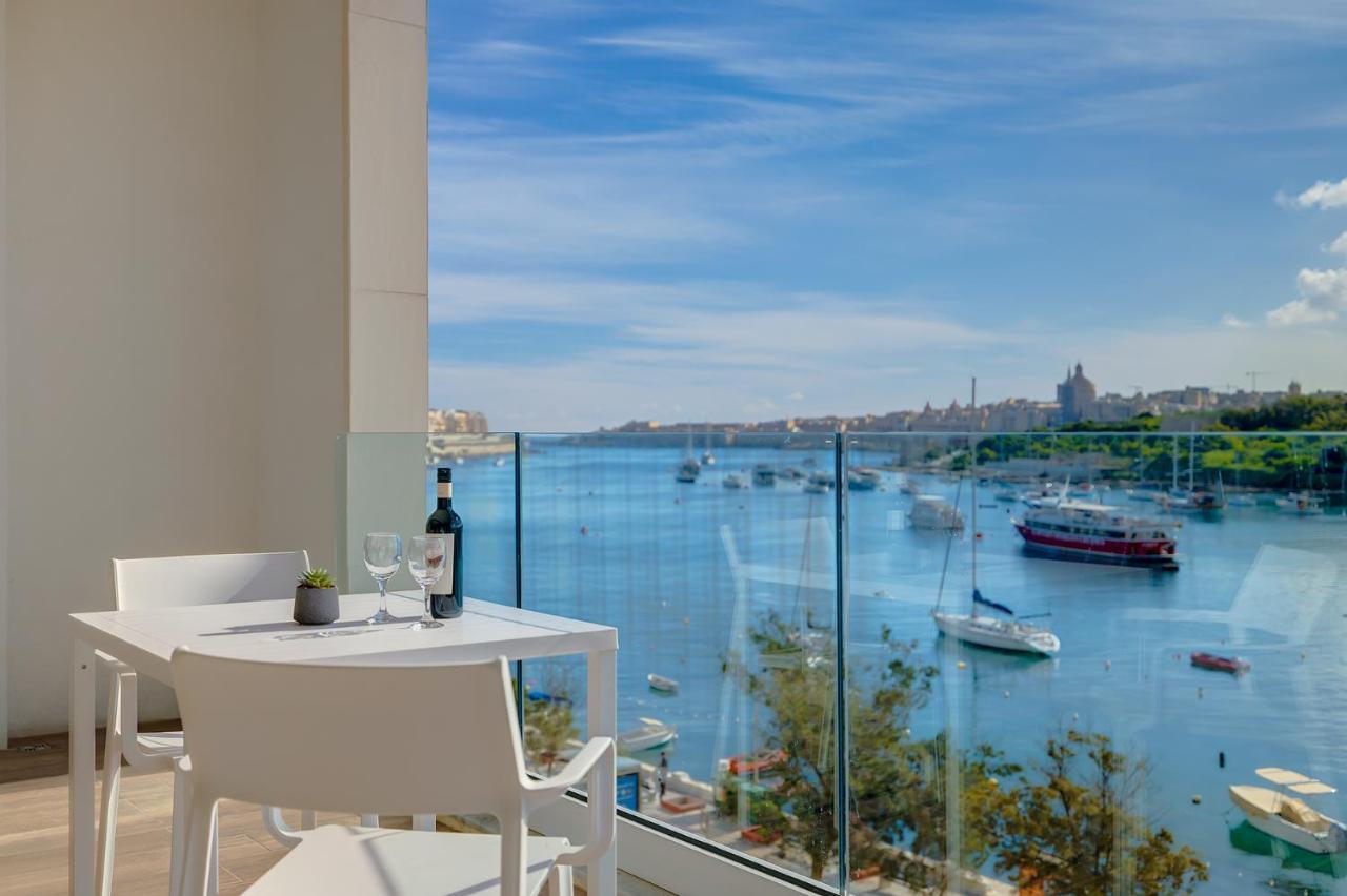 Superlative Apartment With Valletta And Harbour Views Sliema Extérieur photo